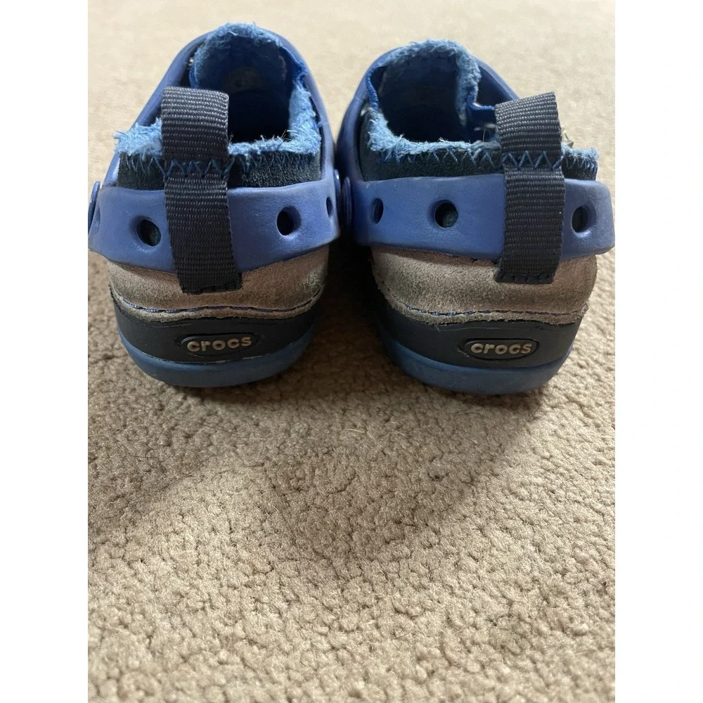 Crocs Suede Dawson Childrens‎ Clog Suede Faux Fur Lining Size 8 Blue Slip On
